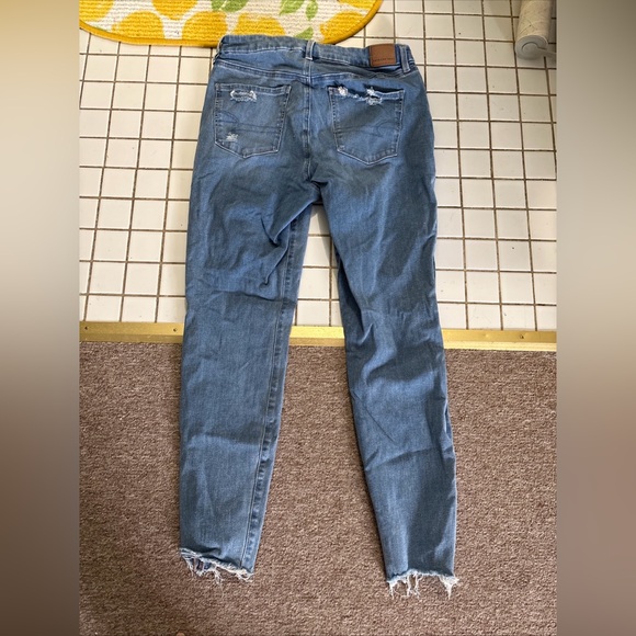 American eagle Women's size 10 dream Blue Distressed Jeans - Picture 5 of 13